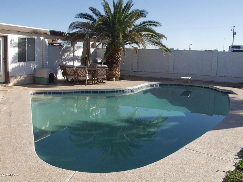 La piscina del rancho